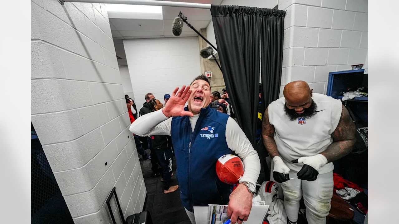 Mike Vrable celebrates in the locker room after win over the Ravens