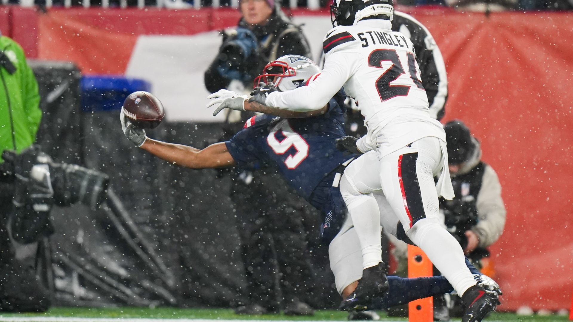 Kayshon Boutte makes an amazing catch in the snow